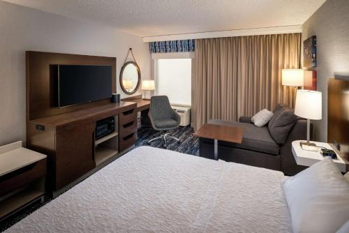 Hampton Inn By Hilton Long Island/Commack