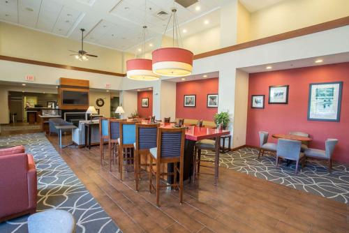 Hampton Inn By Hilton & Suites Tilton