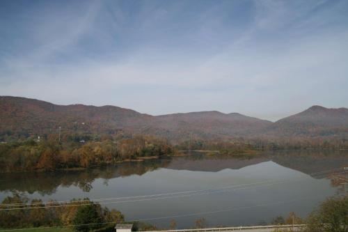 Hampton Inn Caryville-I-75/Cove Lake-State Park in Caryville, USA
