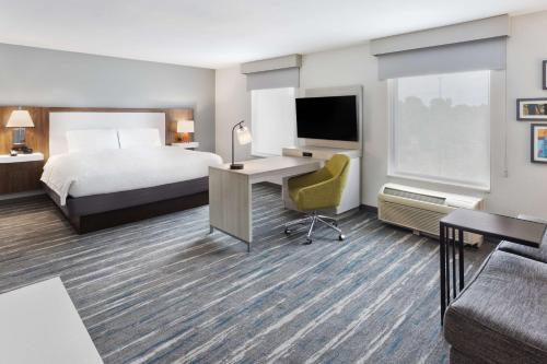 Hampton Inn & Suites Phenix City- Columbus Area - image 9