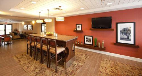 Hampton Inn Columbus-North