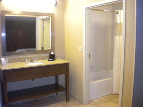 Hampton Inn & Suites Cincinnati / Uptown - University Area