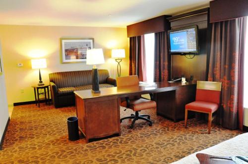 Hampton Inn & Suites Cincinnati / Uptown - University Area