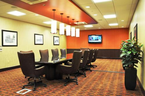 Hampton Inn & Suites Cincinnati / Uptown - University Area