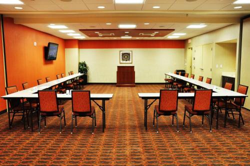 Hampton Inn & Suites Cincinnati / Uptown - University Area