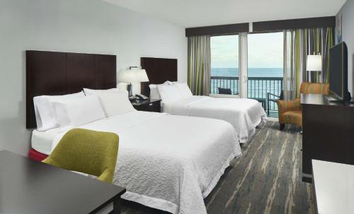 2 queen beds