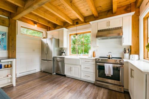 497 A Route 6A East Sandwich- Cape Cod - - The Hideaway in แซนวิช (MA)