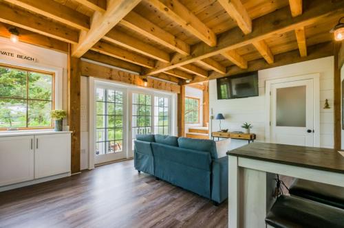 497 A Route 6A East Sandwich- Cape Cod - - The Hideaway in แซนวิช (MA)