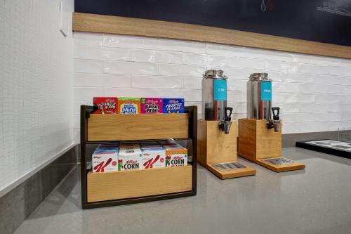 Hampton Inn & Suites Dallas-DeSoto - image 2