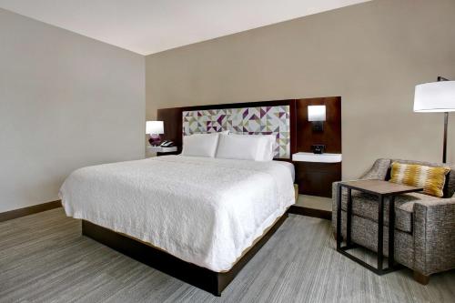 Hampton Inn & Suites Dallas-DeSoto - image 11