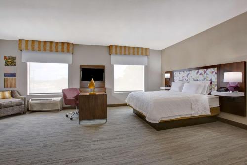 Hampton Inn & Suites Dallas-DeSoto - image 11
