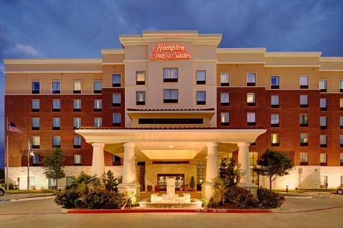 Hampton Inn and Suites Dallas/Lewisville-Vista Ridge Mall