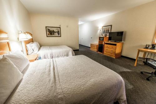 Queen Room with Two Queen Beds - Non-Smoking