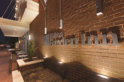 Hilton Garden Inn Falls Church - image 14