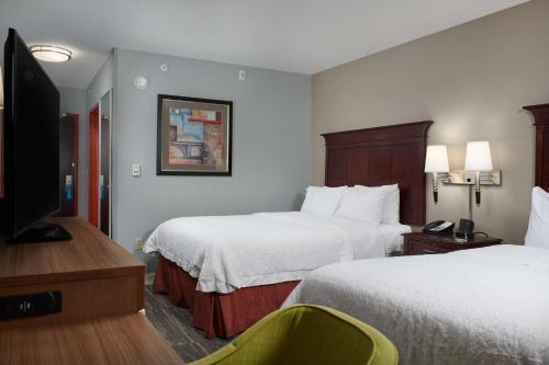 2 queen beds
