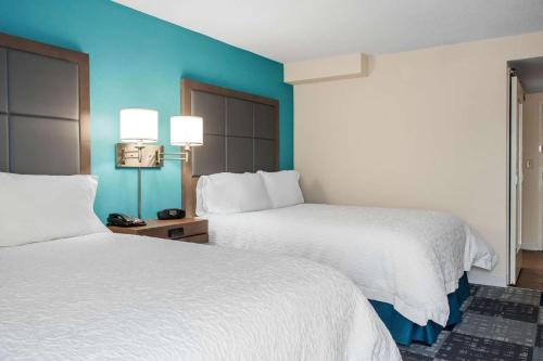 Hampton Inn Douglas - image 11