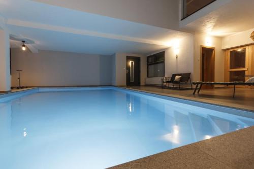 R&J's Home R&J's Home