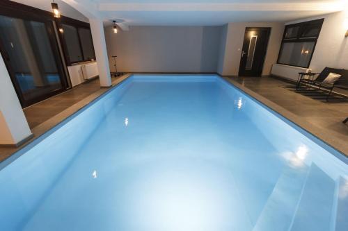 R&J's Home R&J's Home