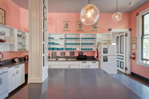 Konyha, HI Sacramento Hostel in Alkali Flat