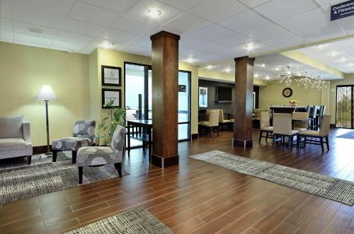 Hampton Inn Ashtabula - image 11