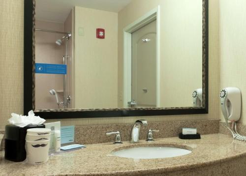 Hampton Inn By Hilton North Brunswick