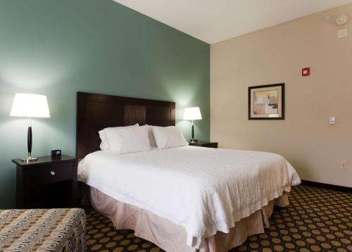 Hampton Inn By Hilton North Brunswick