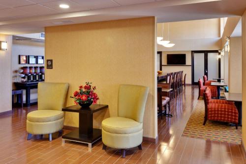 Hampton Inn & Suites Fresno - Northwest