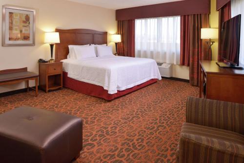 Hampton Inn Frederick - image 12