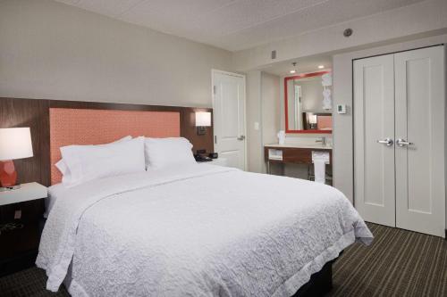 Hampton Inn Fairfax City - image 11