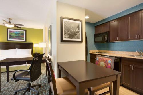 Homewood Suites Fort Myers Airport - FGCU