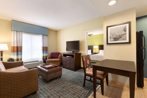 Homewood Suites Fort Myers Airport - FGCU