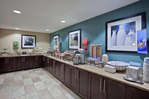 Hampton Inn North Sioux City - image 2