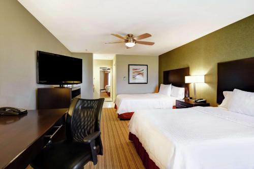 2 bedrooms, 4 beds