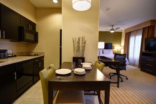 Homewood Suites by Hilton Fort Worth West at Cityview