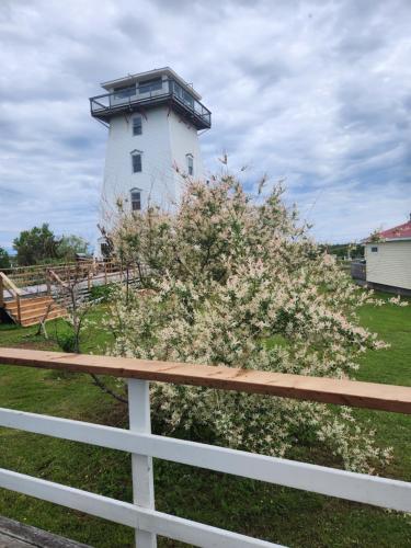 Baywatch Lighthouse Cottages & Motel