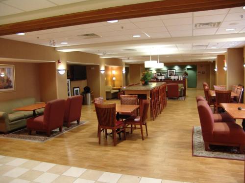 Hampton Inn By Hilton Garden City