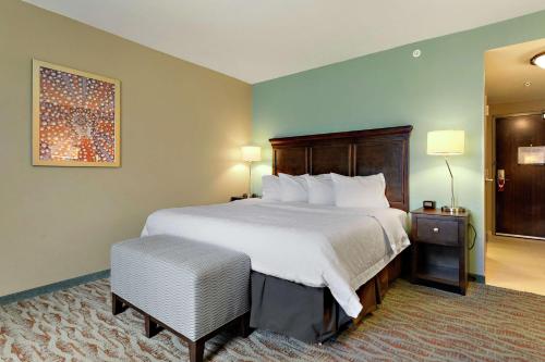 Hampton Inn & Suites Gulfport - image 11