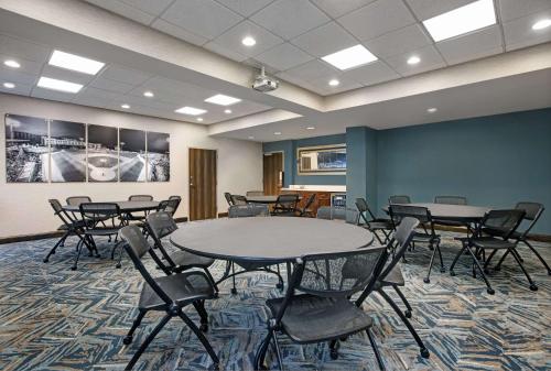 Hampton Inn Greenville/Woodruff Road - image 11