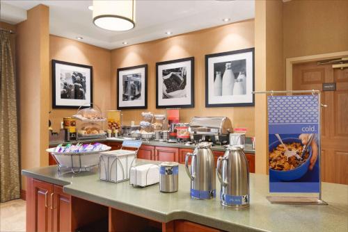 Hampton Inn Geneva - image 14