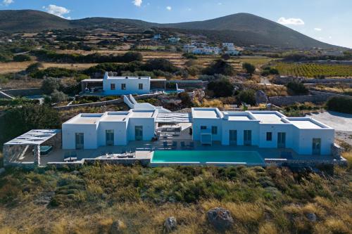  Angels Estate Precious Villas in Naoussa