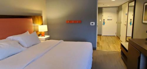 Hampton Inn - Hillsville - image 2