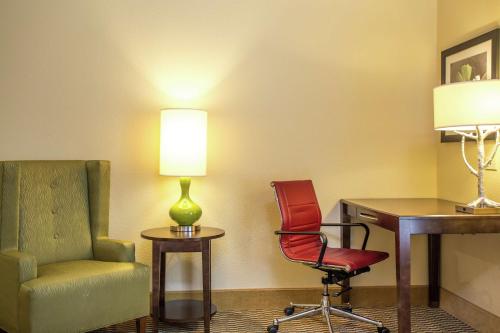 Hampton Inn & Suites Williamsport - Faxon Exit - image 2
