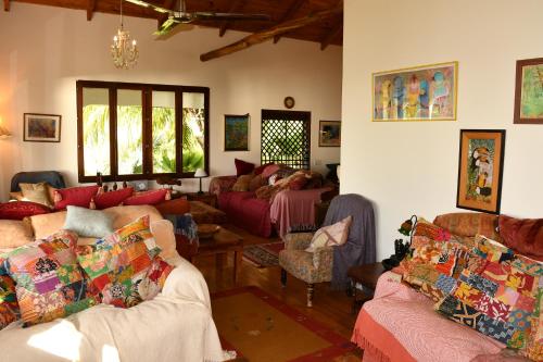 Shared lounge/TV area, Triple Room Bed and Breakfast main House in Portsmouth