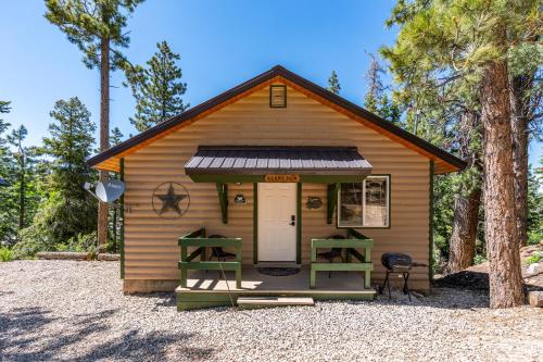 Two-Bedroom Cabin with Forest View