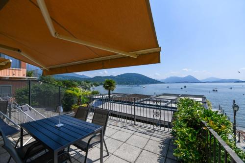 One-Bedroom Apartment with Terrace