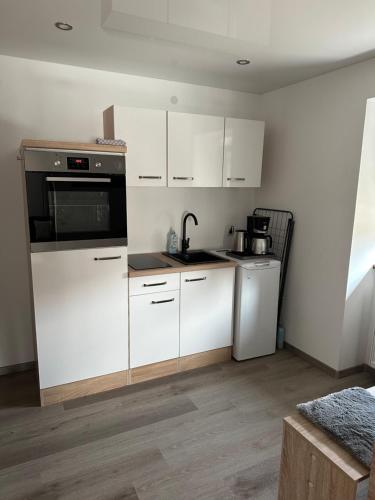 Moderne 2-ZKD mit EBK, komplett NEU renoviert