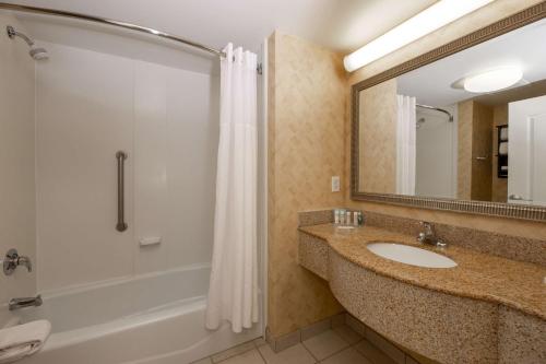 2 bedrooms, 3 beds