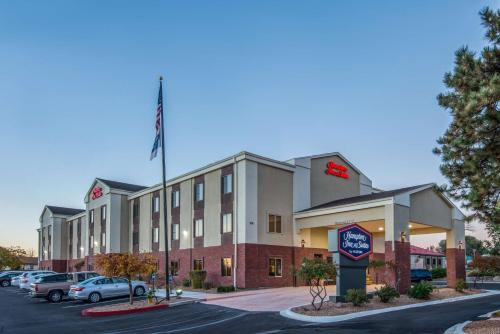 . Hampton Inn & Suites Los Alamos