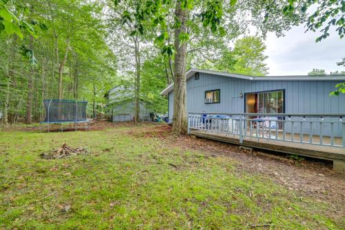 Tobyhanna Vacation Rental Game Room and Trampoline!