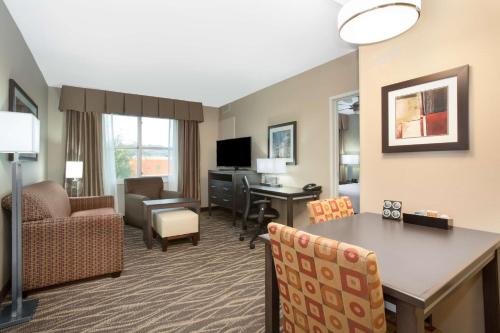 2 bedrooms, 2 beds